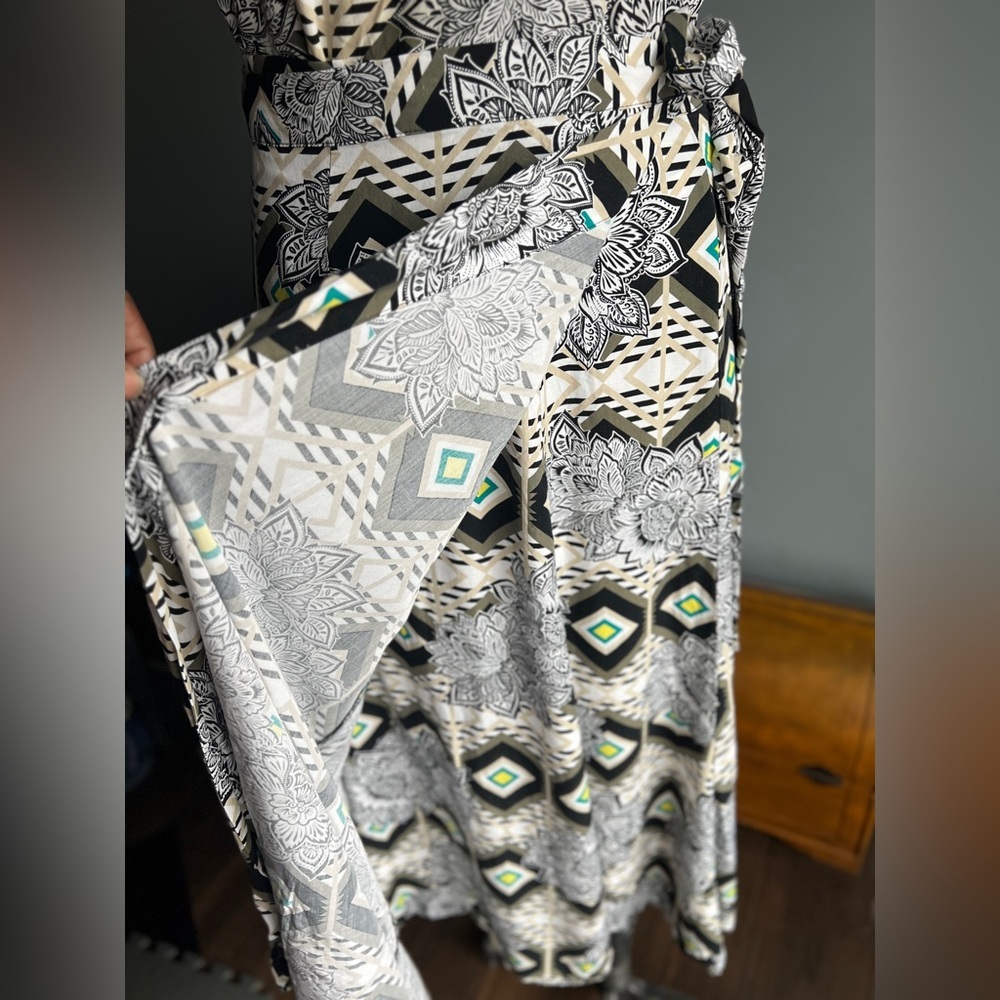Seventh Avenue New York & Company Design Studio 2 piece set - Wrap Skirt Set Wom - Picture 7 of 9